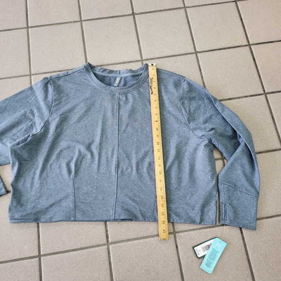 NWT Women's 2X MTA Sports Blue Long Sleeve Crewneck Crop Active Top Fast Dri - Picture 3 of 7